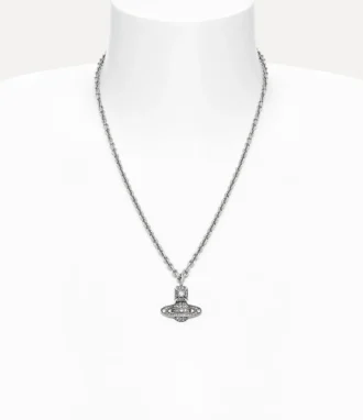 Man. Carmelo Bas Relief Pendant-halsband